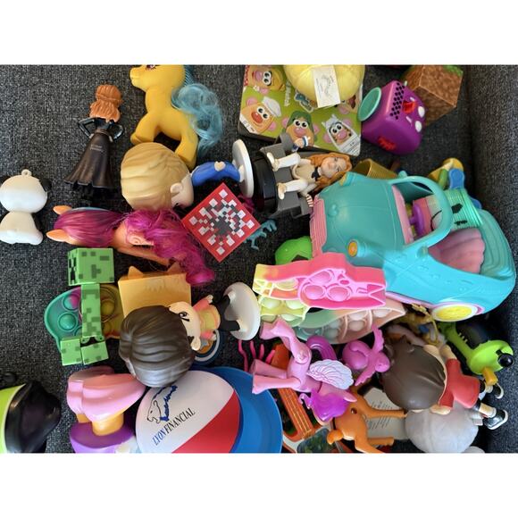 3 Pound Grab Bag Of Small Toys Behavior Incentives - Picture 4 of 7